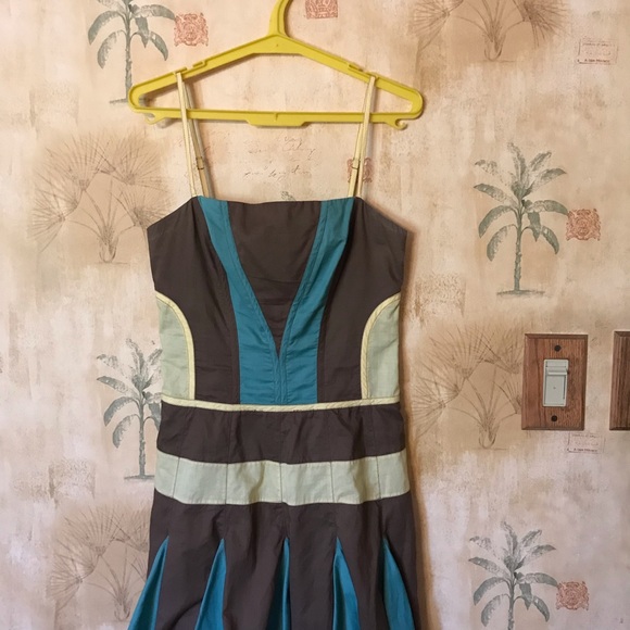 BCBG GENERATION FABULOUS COTTON DRESS - Picture 3 of 15